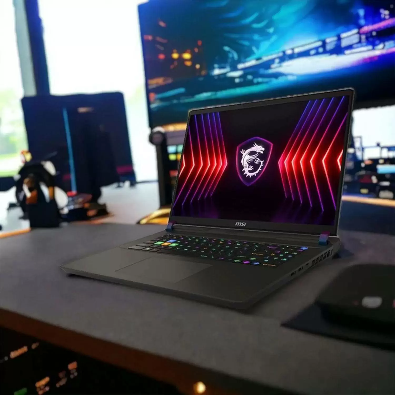 Titan Gaming Backpack Vector 17 HX A14VGG i9 14900HX 64GB DDR5 2TB NVMe SSD  Gen4 RTX 4070 GDDR6 8GB